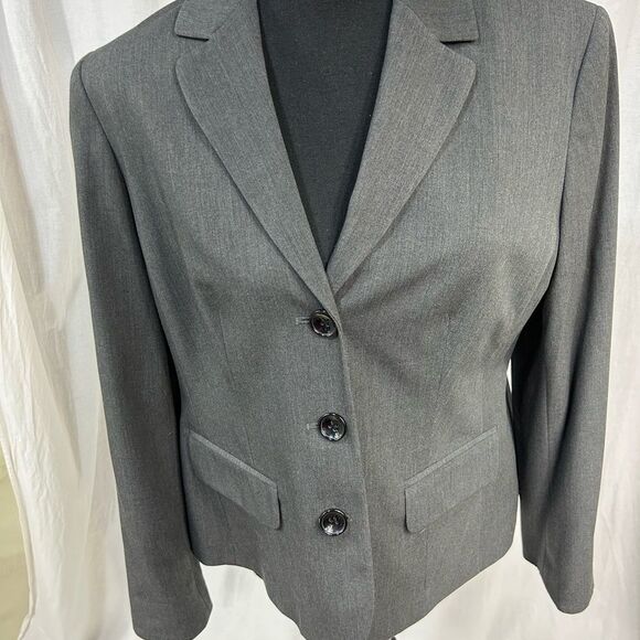 Evan Picone Gray Blazer with Notched Lapel and Tailored Fit - Picture 1 of 9